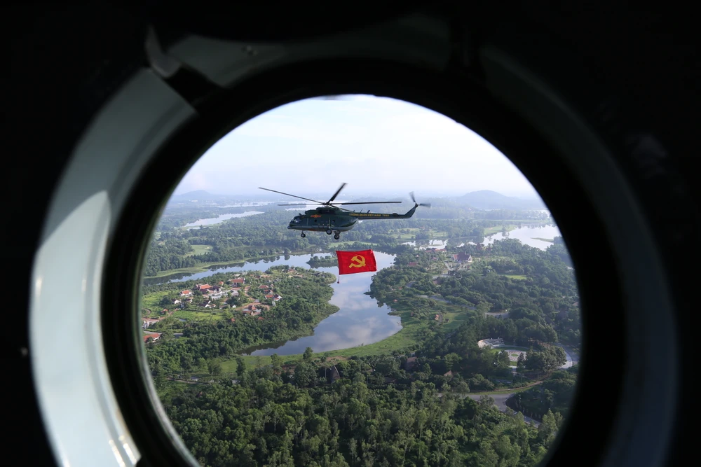 Không quân lần đầu treo cờ bay hợp luyện A80 sẵn sàng cho ngày hội lớn 4.JPG