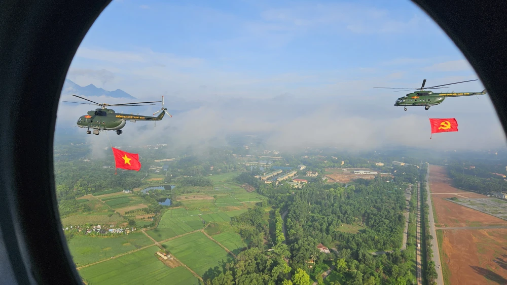 Không quân lần đầu treo cờ bay hợp luyện A80 sẵn sàng cho ngày hội lớn 5.jpg