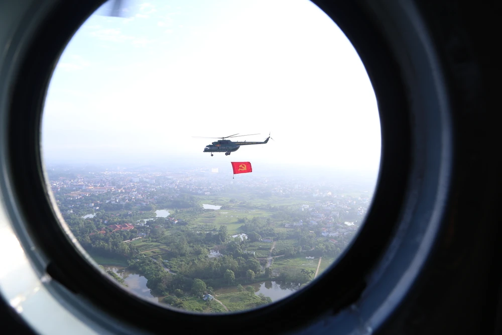 Không quân lần đầu treo cờ bay hợp luyện A80 sẵn sàng cho ngày hội lớn 8.JPG