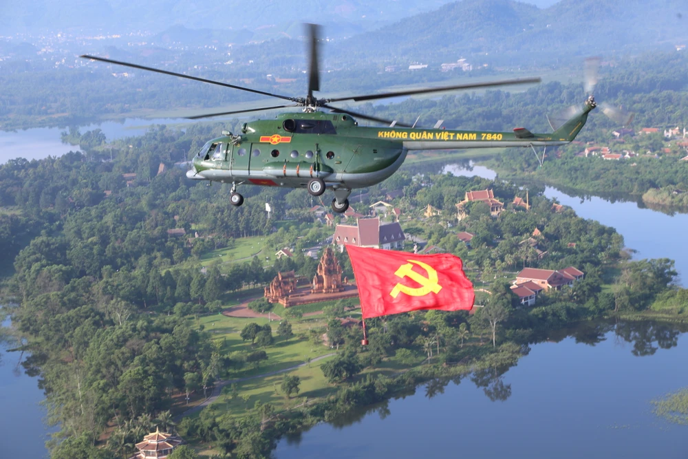 Không quân lần đầu treo cờ bay hợp luyện A80 sẵn sàng cho ngày hội lớn 9.JPG