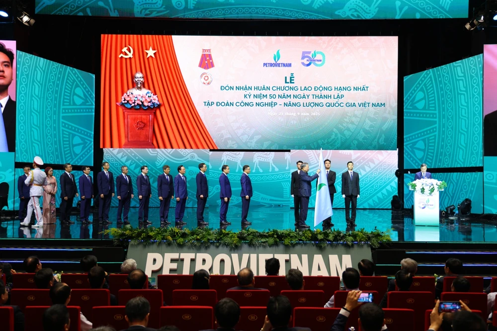 Thông điệp của Tổng Bí thư gửi Petrovietnam 'Tiên phong - Vượt trội - Bền vững - Toàn cầu'...jpeg