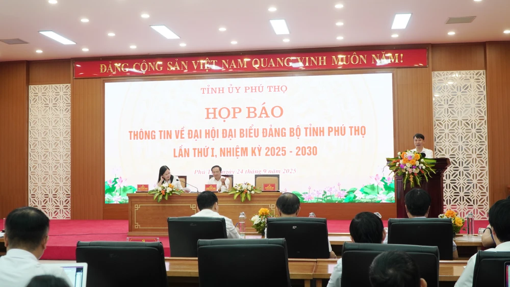 500 đại biểu tham dự Đại hội Đảng bộ tỉnh Phú Thọ nhiệm kỳ 2025-2030..JPG