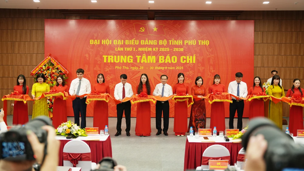 Phú Thọ khai trương Trung tâm Báo chí, sẵn sàng cho Đại hội Đảng bộ lần thứ I 2.jpg