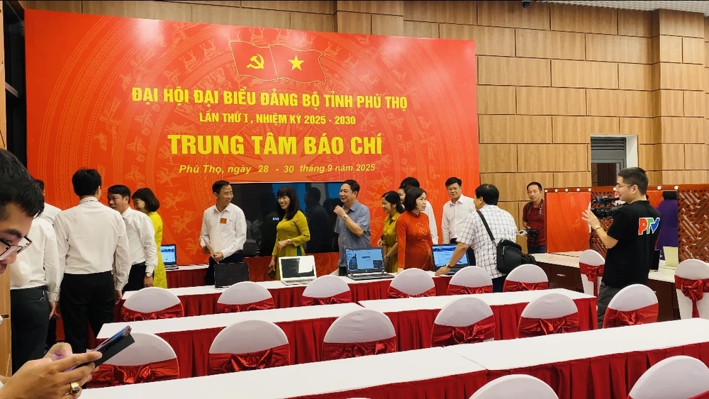 Phú Thọ khai trương Trung tâm Báo chí, sẵn sàng cho Đại hội Đảng bộ lần thứ I..jpg