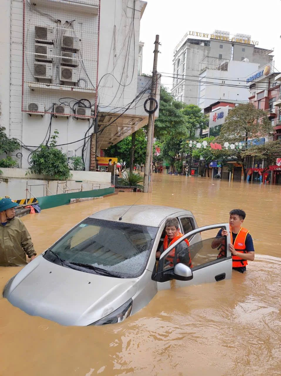 Lũ ở Cao Bằng rút chậm, nhiều nơi vẫn ngập sâu 11.jpeg
