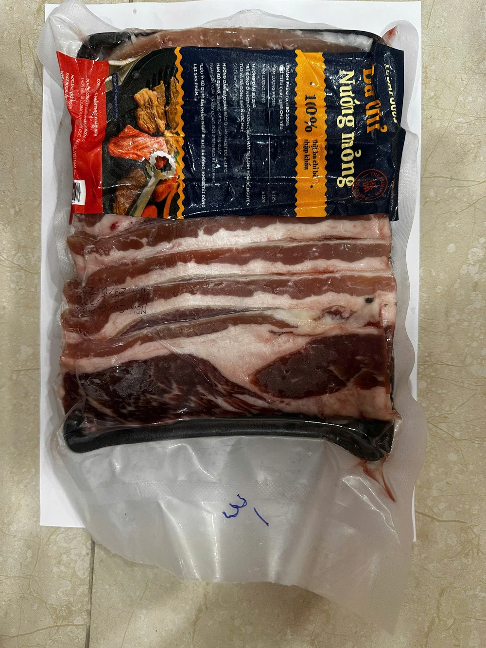 Video Tận mắt thấy quá trình sản xuất thịt bò giả 6.jpg