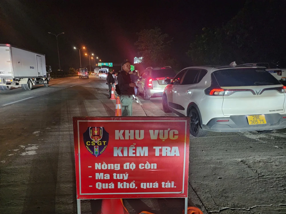 Gần 2.000 trường hợp vi phạm nồng độ cồn, có cả người dưới 18 tuổi.jpg