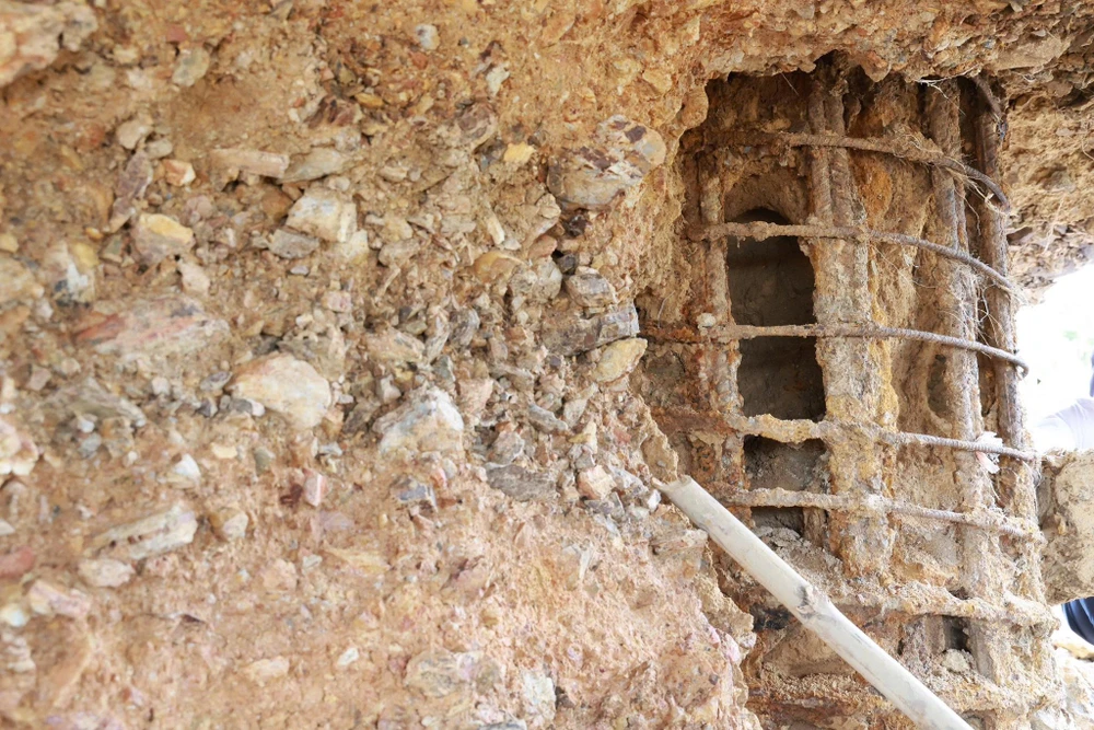 Công an Phú Thọ điều tra vụ cầu sông Lô hư hỏng 2.jpg