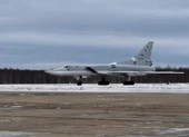 Video: Oanh tạc cơ hiện đại Tu-22M3 Nga lần đầu bay tới Syria