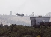 VIDEO: Trực thăng Mỹ gấp rút di tản công dân khỏi Afghanistan 