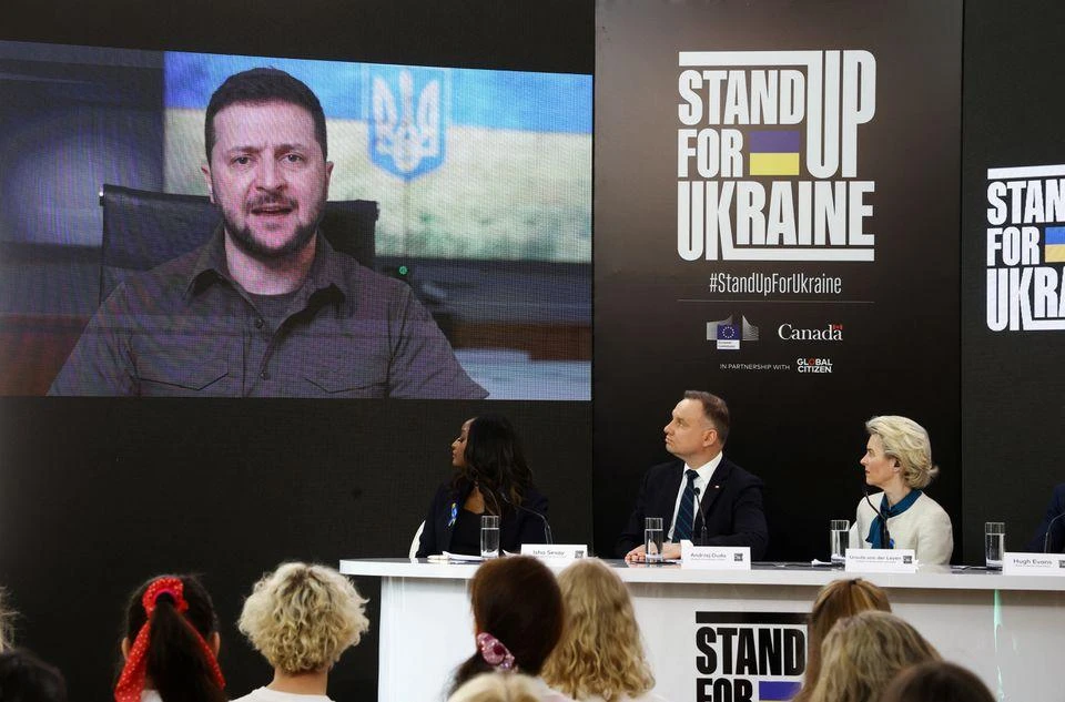 Tổng thống Ukraine Volodymyr Zelensky tham gia cuộc họp với với Chủ tịch Ủy ban Châu Âu Ursula von der Leyen và Tổng thống Ba Lan Andrzej Duda, ngày 9-4. Ảnh: REUTERS