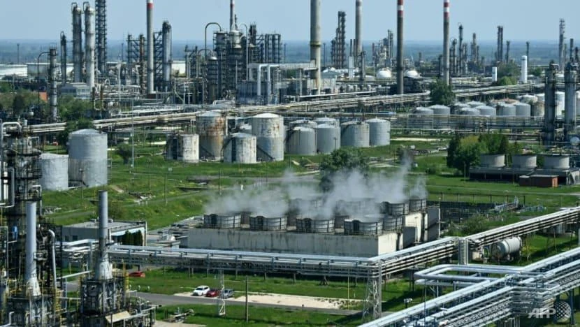 Chính quyền Hungary đến nay vẫn chưa đưa ra quyết định về việc cấm nhập khẩu dầu Nga. Ảnh: AFP Chính quyền Hungary đến nay vẫn chưa đưa ra quyết định về việc cấm nhập khẩu dầu Nga. Ảnh: AFP