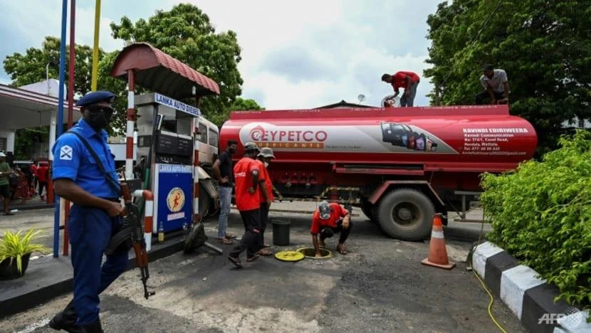 Công ty Xăng dầu Quốc gia Sri Lanka (Ceylon Petroleum Corporation - CPC) đang gặp nhiều khó khăn trong việc tài trợ nhập khẩu dầu khi nhu cầu tiêu thụ trong nước tăng vọt. Ảnh: AFP