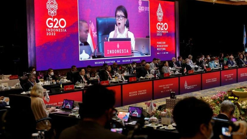 Ngoại trưởng Indonesia - bà Retno Marsudi có bài phát biểu trong hội nghị bộ trưởng ngoại giao G20 ở Bali (Indonesia) ngày 8-7. Ảnh: REUTERS