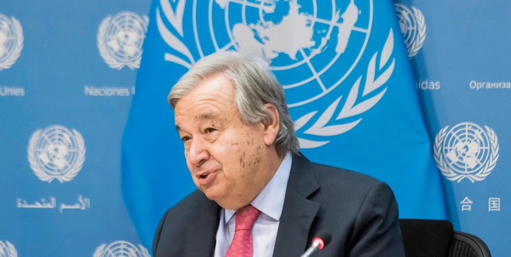 Tổng thư ký Liên Hợp Quốc Antonio Guterres nói chuyện với các phóng viên tại trụ sở Liên Hợp Quốc ở TP New York, Mỹ hôm 14-9. Ảnh: EPA-EFE