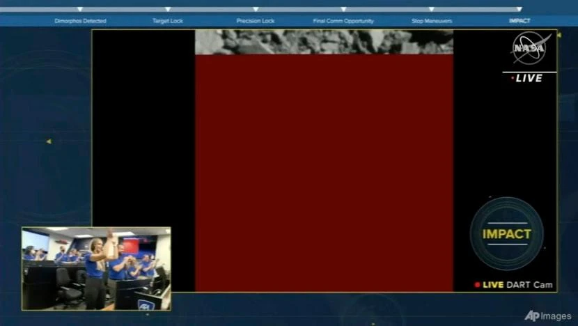 Hình ảnh tàu vũ trụ DART mất tín hiệu sau khi đâm thành công vào tiểu hành tinh Dimorphos vào ngày 26-9. Ảnh: NASA/AP