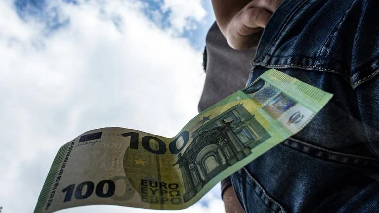 ECB cảnh báo mức tăng trưởng kinh tế khu vực đồng euro có thể sớm xuống mức 0. Ảnh: RT