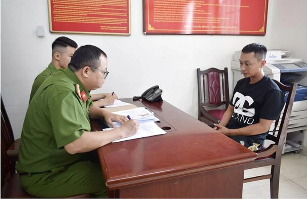 Nguyễn Quang Kiên tại cơ quan điều tra Nguyễn Quang Kiên tại cơ quan điều tra