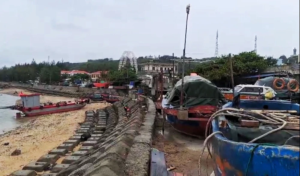 Đảo Bạch Long Vĩ (Hải Phòng) chưa ghi nhận mưa lớn. Đảo Bạch Long Vĩ (Hải Phòng) chưa ghi nhận mưa lớn.