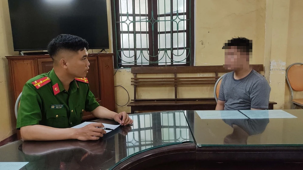 Nguyễn Tiến Đ. tại cơ quan điều tra công an TP Hải Dương. Ảnh: Cổng CAHD