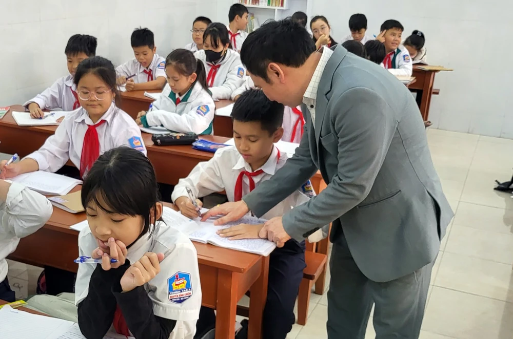 thầy giáo Lê Văn Trường