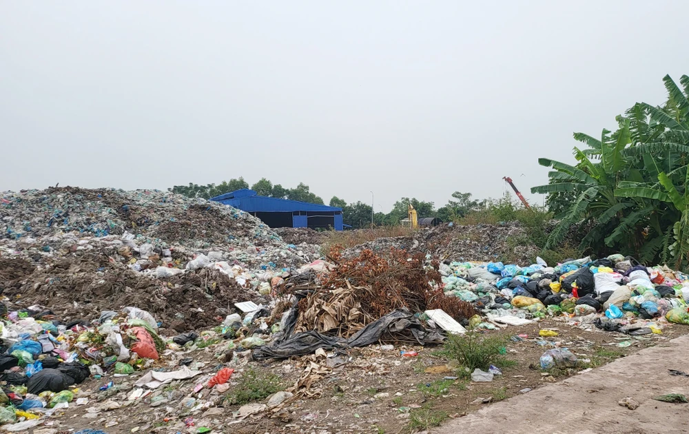 rác tồn đọng ở xã Kiến Thiết, huyện Tiên Lãng, Hải Phòng