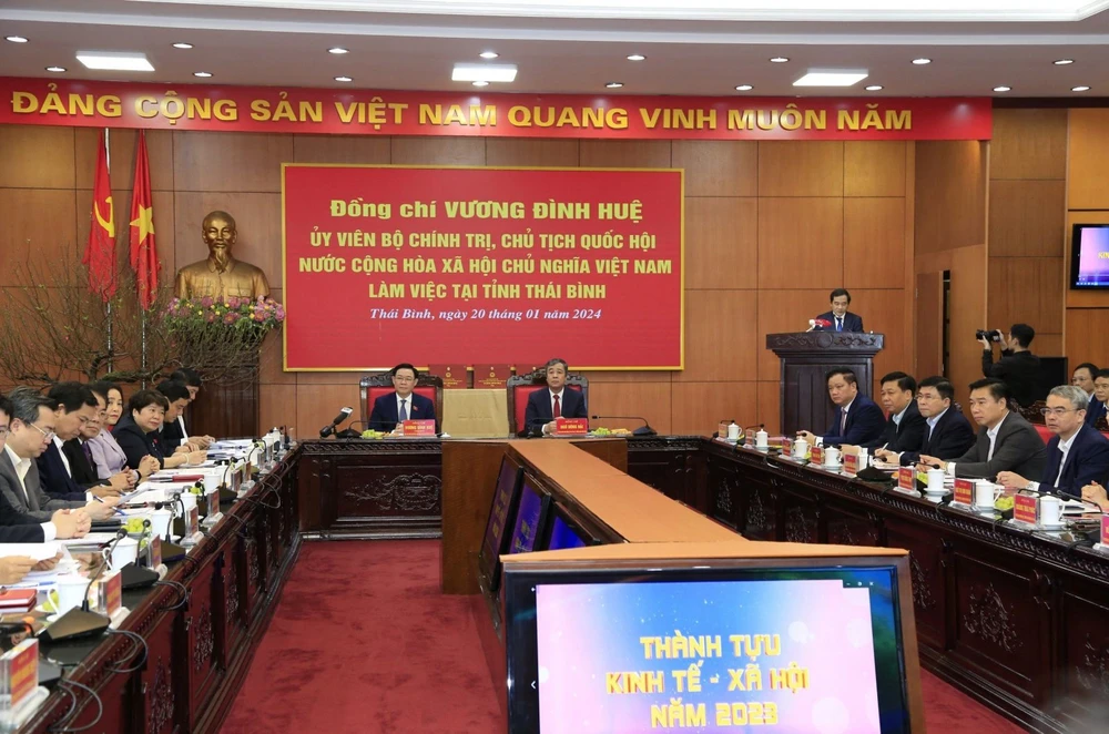 Chủ tịch Quốc hội Vương Đình Huệ làm việc với Ban Thường vụ Tỉnh uỷ Thái Bình