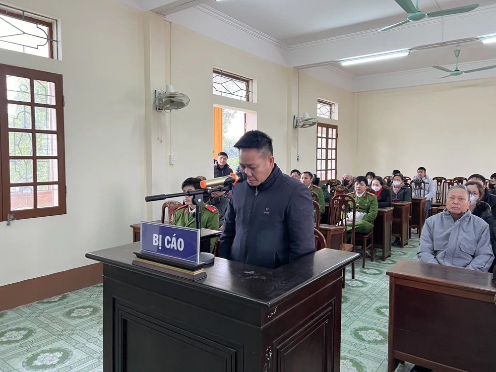 Cựu cán bộ xã Trương Văn Đạt tại toà