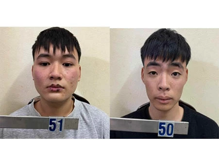 Hai thanh niên phun sơn in quảng cáo cờ bạc online lên ghế đá tại công viên Kỳ Bá, TP Thái Bình đã bị khởi tố, bắt giam