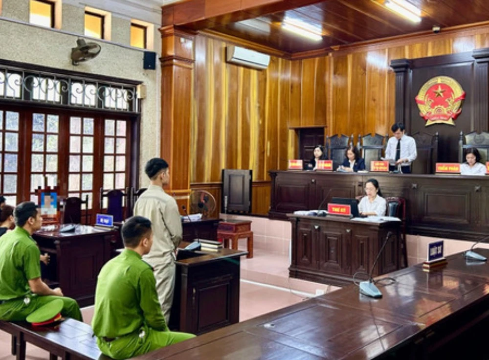  HĐXX tuyên án đối với thiếu niên giết bạn. Ảnh: CTV