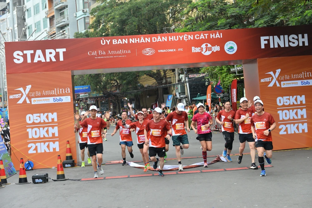 lanh-dao-hai-phong-tham-gia-giai-chay-keu-goi-moi-nguoi-ren-luyen-suc-khoe-6