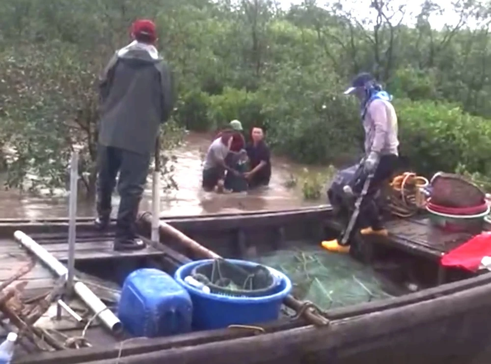 Hiện trường vụ việc sét đánh trúng thuyền nan khiến hai vợ chồng thương vong. Ảnh: CTV