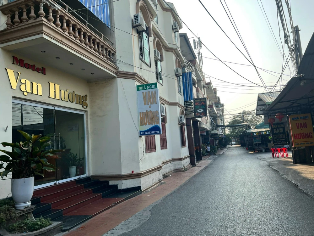 Toàn bộ khu vực phía bên tay phải khu 'Bộ Xây dựng' sẽ bị cưỡng chế trong ngày 26-6 tới đây. Ảnh: Ngọc Sơn