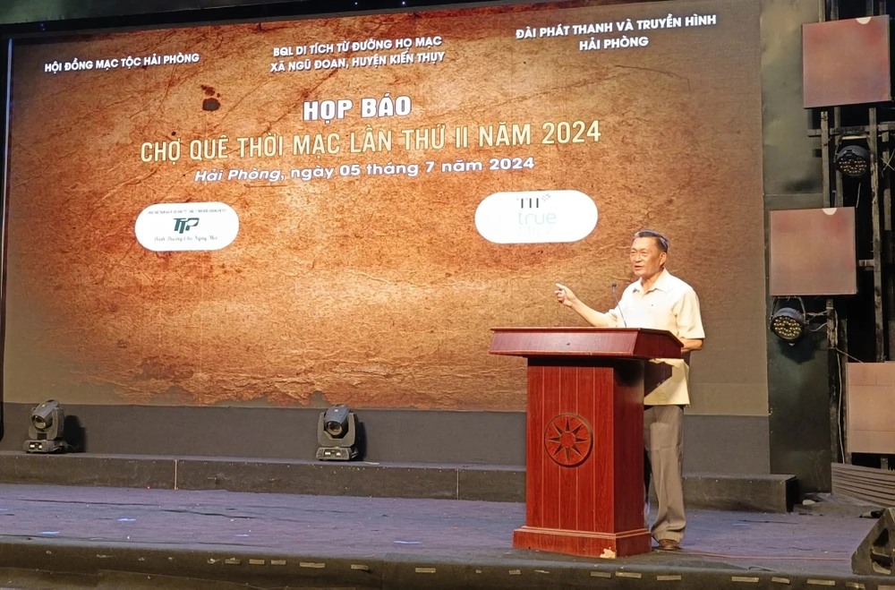 Ban tổ chức Chợ quê thời Mạc lần thứ 2 thông tin về chương trình. Ảnh: Ngọc Sơn