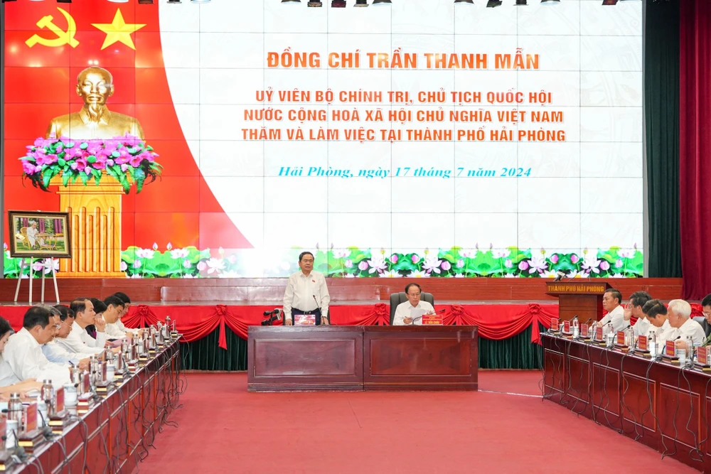 chu-tich-quoc-hoi-trung-uong-rat-tin-tuong-vao-su-phat-trien-cua-hai-phong-3.jpg