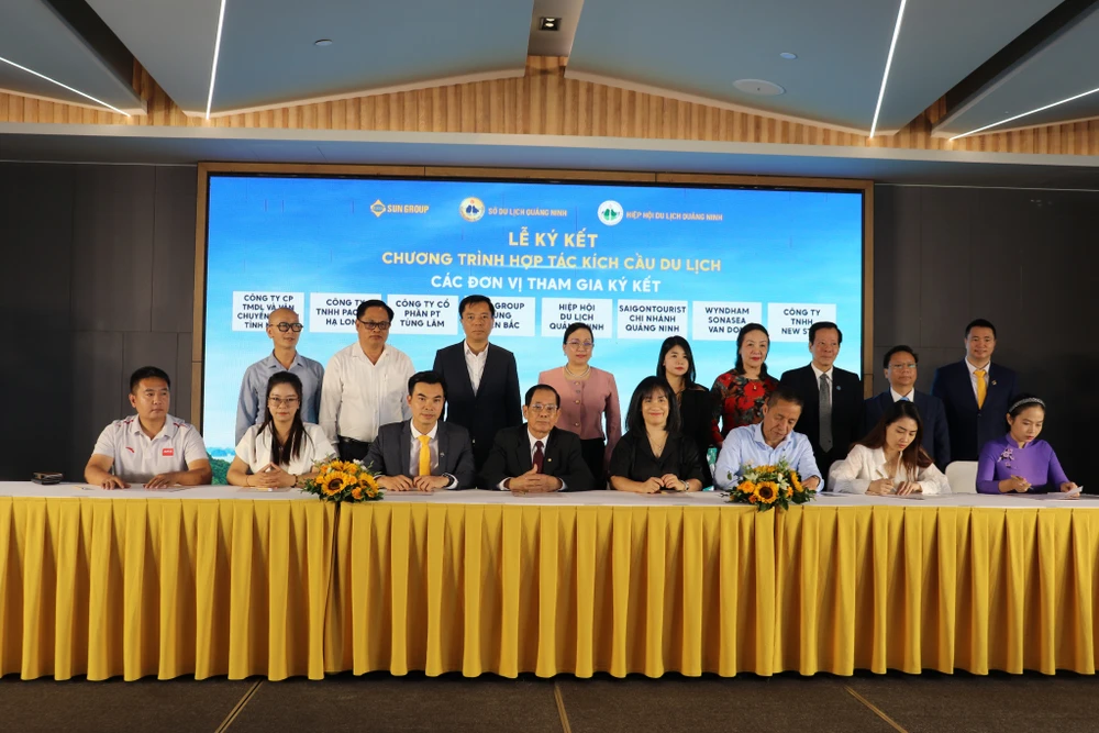 Các doanh nghiệp trên địa bàn tỉnh Quảng Ninh ký cam kết thực hiện các gói kích cầu du lịch
