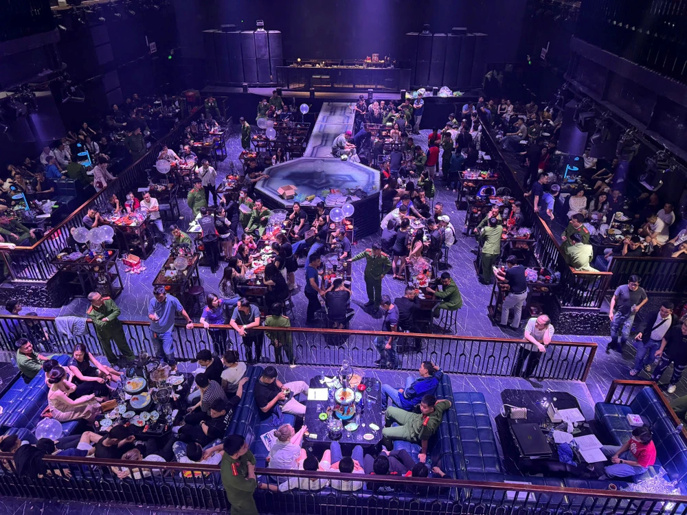 Đột kích vũ trường New MDM lớn nhất Hải Phòng, cảnh sát phát hiện 26 khách dương tính với ma túy. Ảnh: CAHP