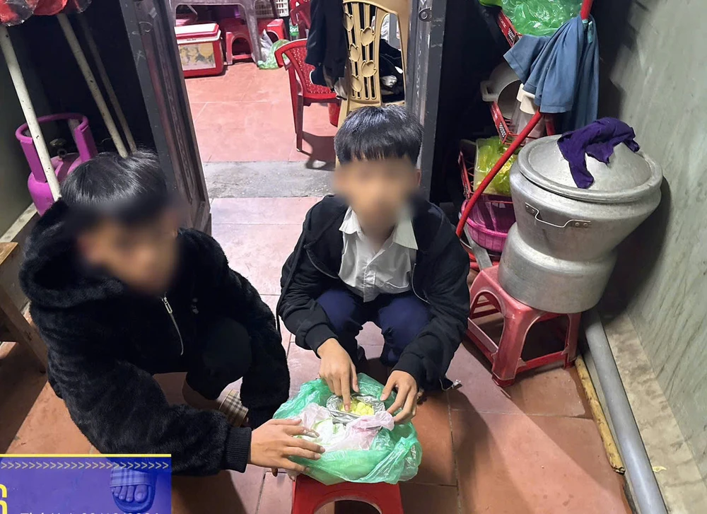 Nhóm học sinh mua tiền chất trên mạng Tiktok để chế tạo pháo nổ. Ảnh: CAQN