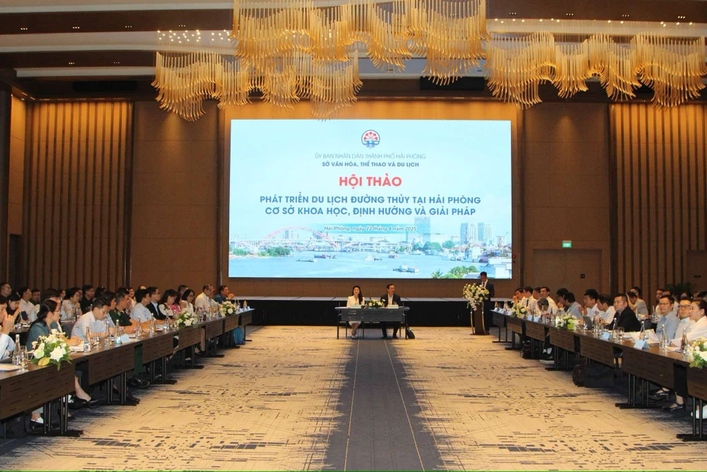 Hội thảo “Phát triển du lịch đường thủy tại Hải Phòng: Cơ sở khoa học, định hướng và giải pháp”. Ảnh: NS