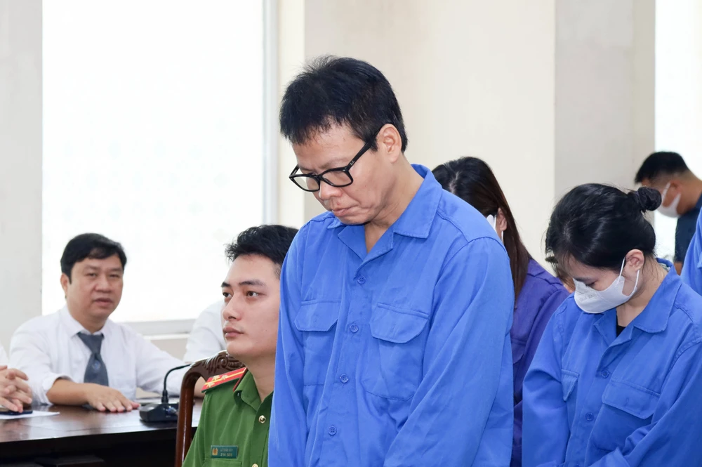 Bị cáo Đồng Xuân Thụ, cựu Tổng biên tập Tạp chí Môi trường và Đô thị Việt Nam 13 năm 6 tháng tù. Ảnh: NS