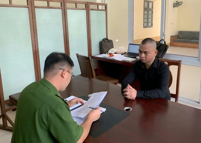 Chủ quán bar Bistro Fou, phường Bãi Cháy, Quảng Ninh bị khởi tố sau vụ việc 5 nhân viên của quán này bị điện giật, trong đó 2 người bị điện giật tử vong.<br>