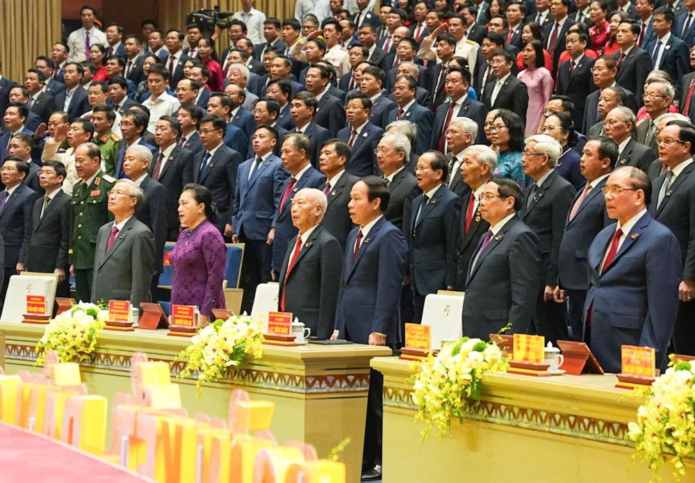 Thủ tướng Chính phủ Phạm Minh Chính, các đồng chí lãnh đạo, nguyên lãnh đạo Đảng, Nhà nước dự khai mạc Đại hội Đại biểu Đảng bộ TP Hải Phòng lần thứ I. Ảnh: ĐT