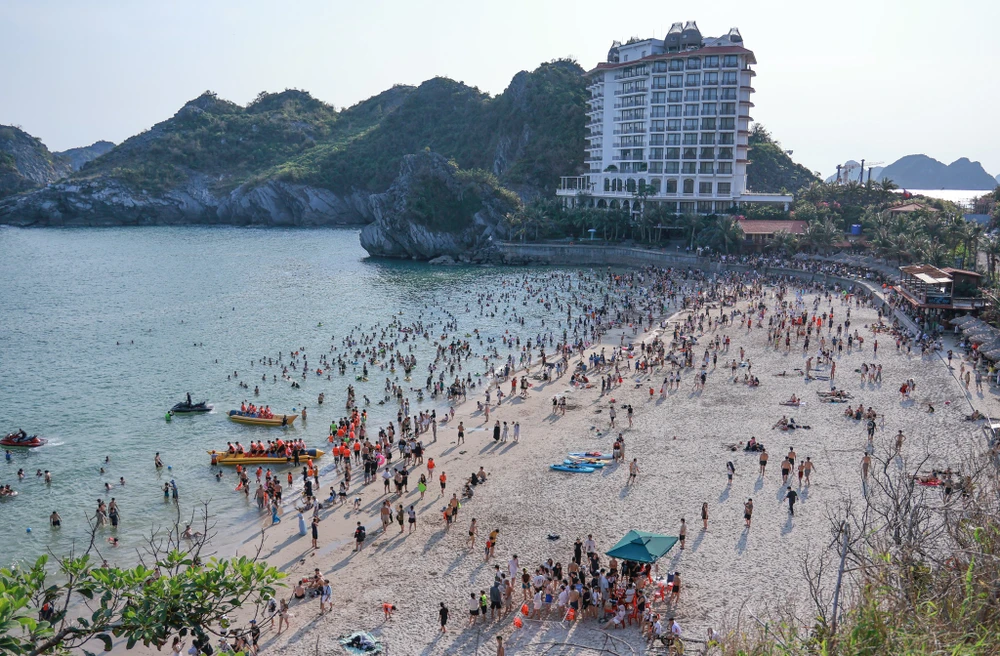 du-lich-quang-ninh-hai-phong-boi-thu-dip-nghi-le-3.jpg