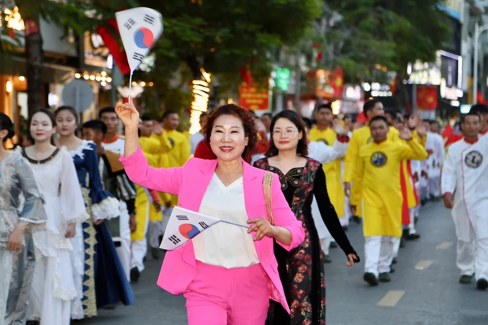 hai-phong-khai-mac-chuoi-hoat-dong-van-hoa-dac-sac-tai-dai-vuon-hoa-trung-tam-thanh-pho-3.jpg