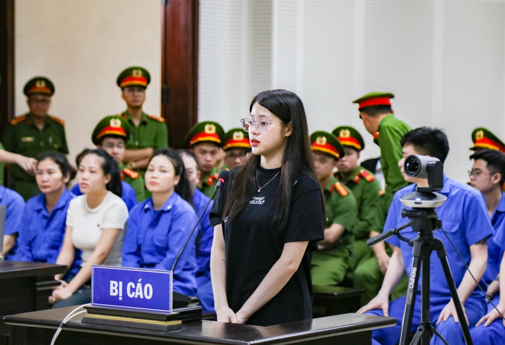 qua-trinh-nguoi-yeu-cua-bui-dinh-khanh-vuong-vao-vong-lao-ly-1.JPG