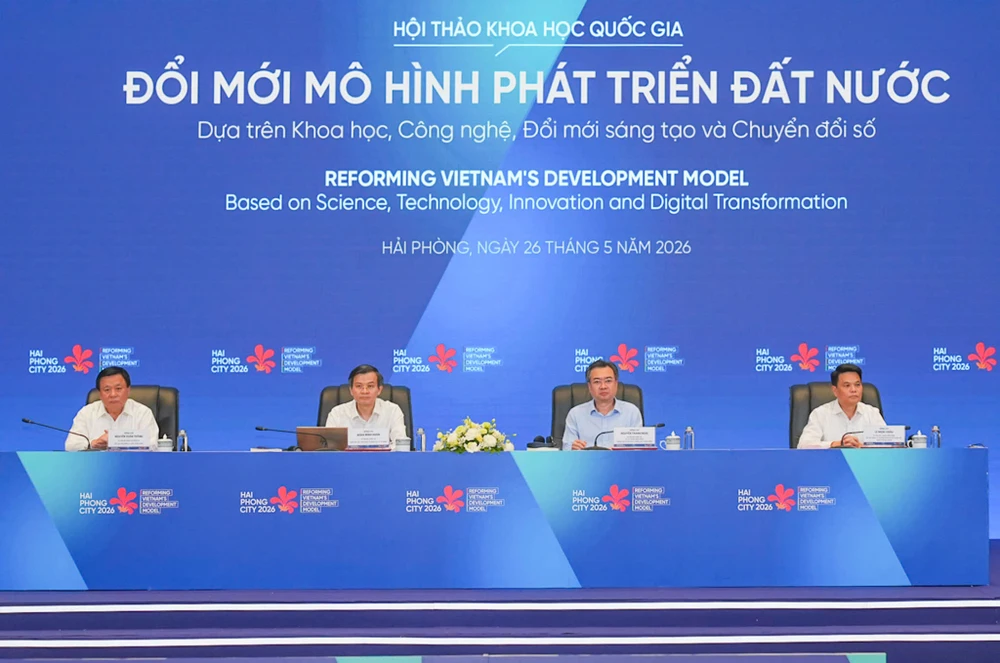 doi-moi-mo-hinh-phat-trien-dat-nuoc-dua-tren-khoa-hoc-cong-nghe-va-chuyen-doi-so-2.jpg