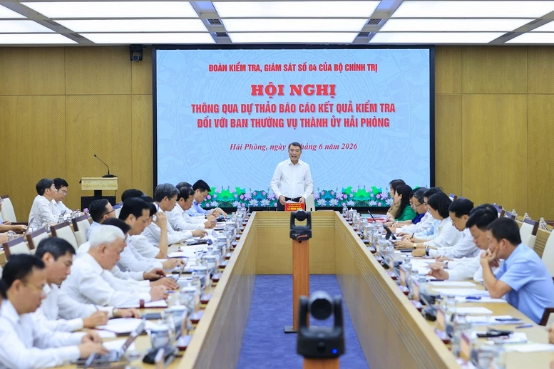 thu-tuong-hai-phong-phai-di-dau-va-dong-gop-cho-ca-nuoc-trong-doi-moi-mo-hinh-tang-truong-1.jpg
