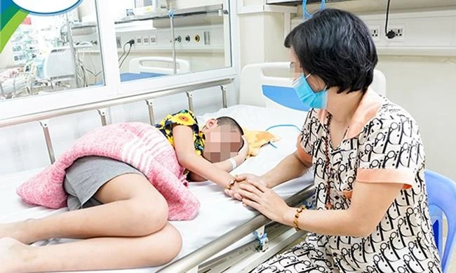 Hiện bé Q. đã ổn định, sắp được xuất viện. Ảnh: TRƯỜNG GIANG