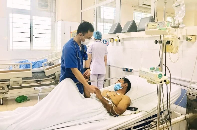 Sau 24g, bệnh nhân tỉnh táo, cơ lực tay chân cải thiện. Ảnh: BVCC