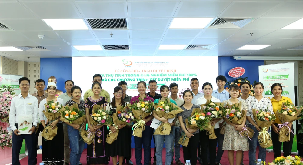 10 cặp vợ chống hiếm muộn, khó khăn được thụ tinh trong ống nghiệm miễn phí 100%. Ảnh: BV